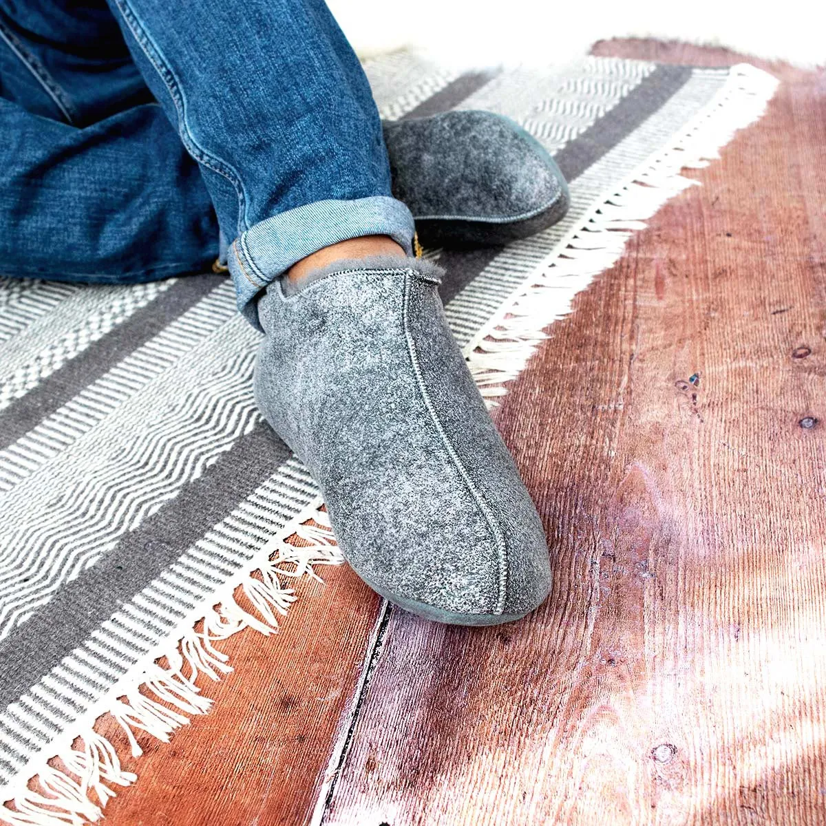 Berit Sheepskin Slippers - Grey Distressed Leather