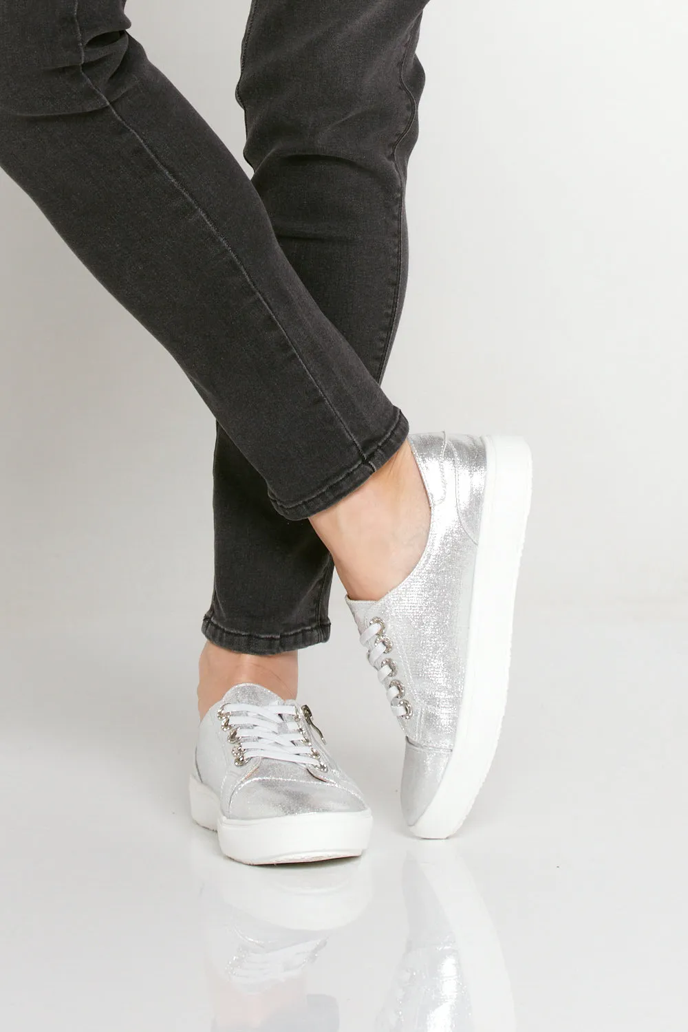 Cara Sneakers - Silver