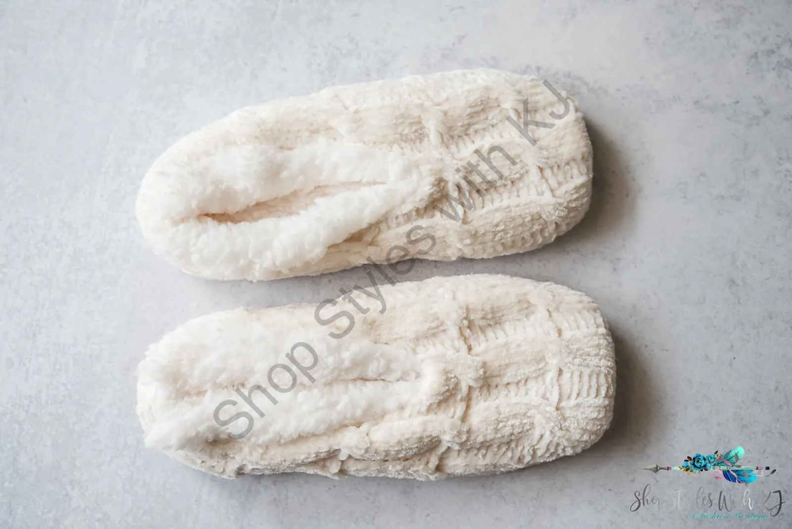 Chenille Slippers in Ivory