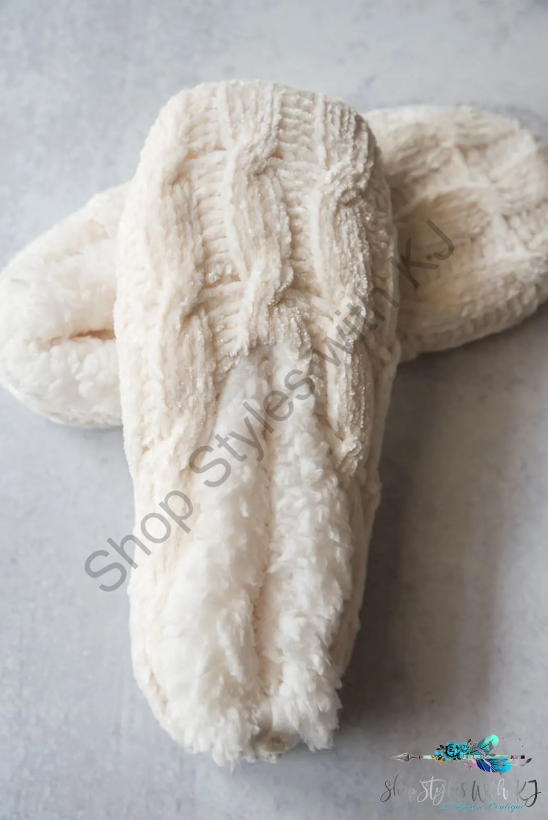 Chenille Slippers in Ivory