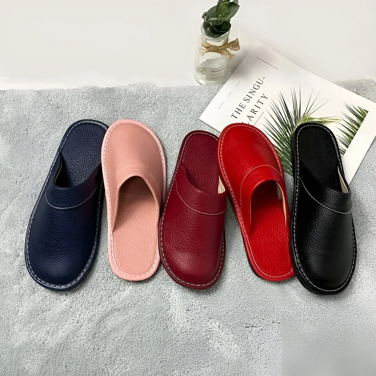 LuxeComfort Slippers - Lässige Kunstleder-Hausschuhe für Herren