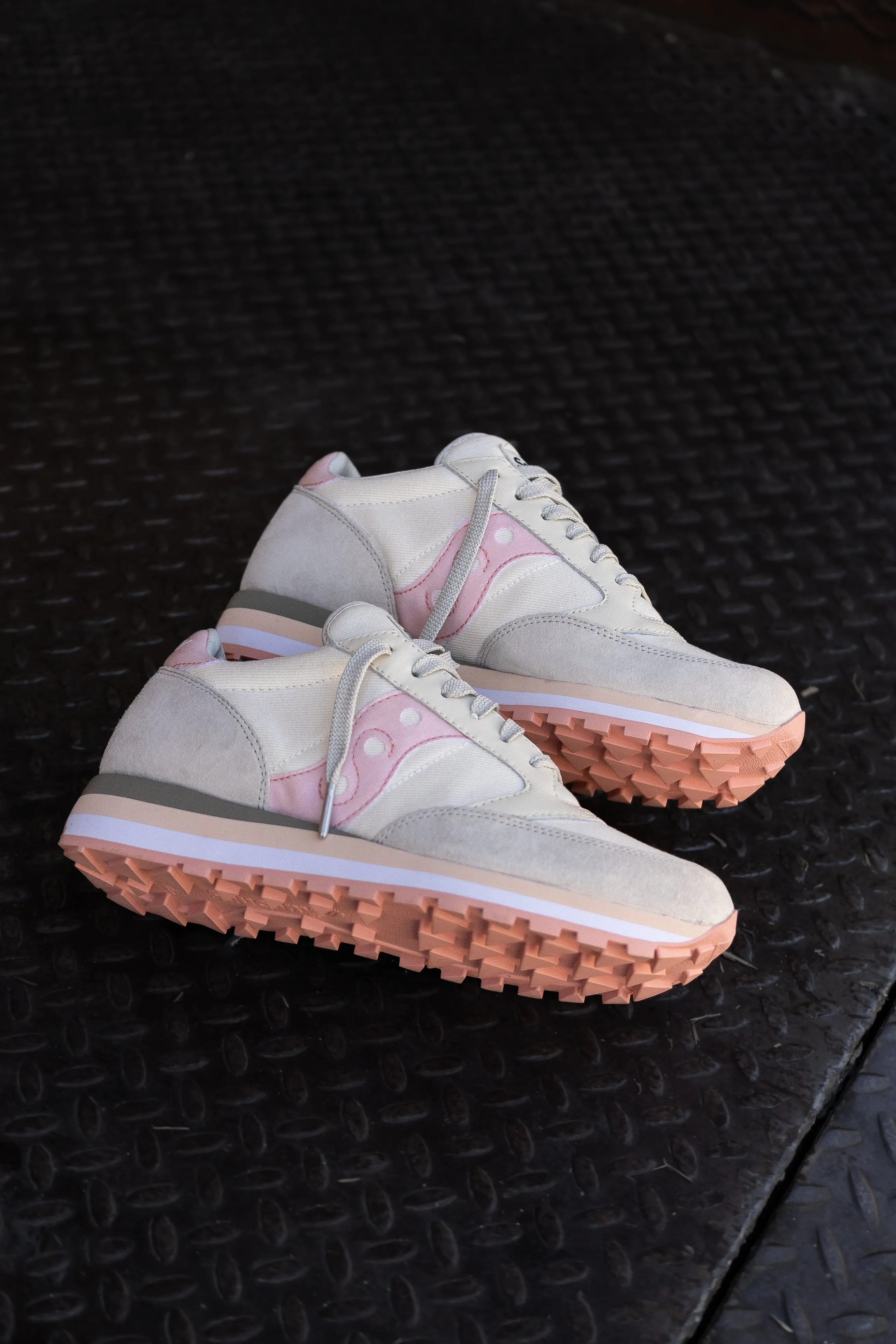 Women Saucony Jazz Triple (Beige/Salmon) S60778-2